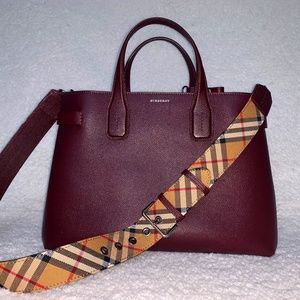 Burberry Medium Banner Bag in Mahogany Leather and Vintage Check